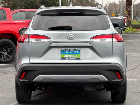 Used 2022 Toyota Corolla Cross LE image 4