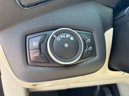 Used 2019 Ford Escape Titanium image 12