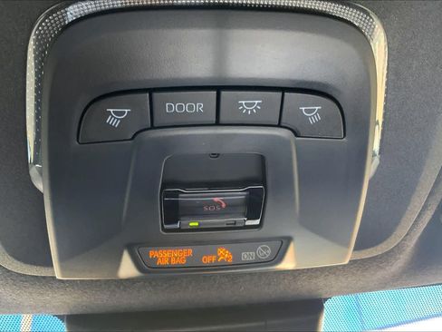 Used 2025 Toyota Corolla SE image 35