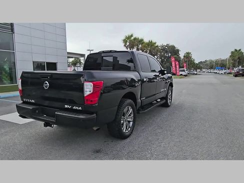 Used 2019 Nissan Titan SV w/ SV Convenience Package image 31