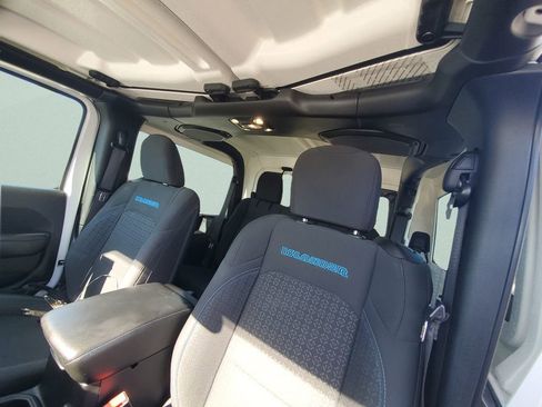 Used 2021 Jeep Wrangler Sport image 18