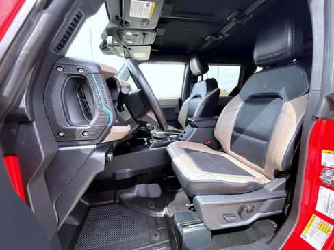 Used 2024 Ford Bronco Wildtrak image 10