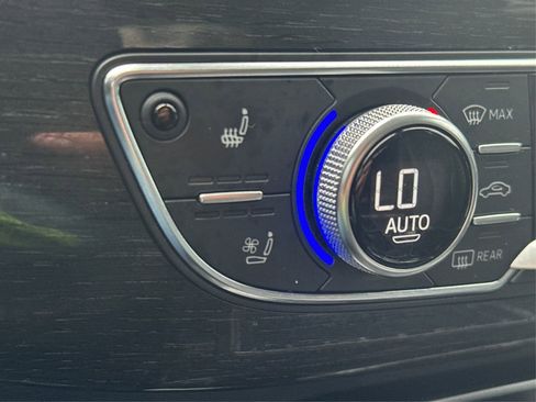 Used 2019 Audi Q7 3.0T Prestige w/ Prestige Package image 41