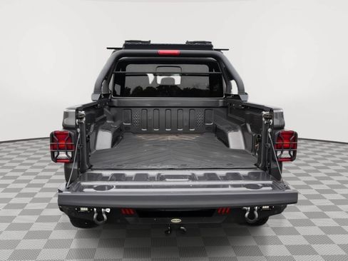 Used 2022 Jeep Gladiator Rubicon w/ Cold Weather Group AWD/4WD image 7