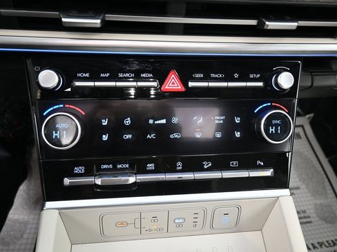 Used 2024 Hyundai Santa Fe Limited image 14