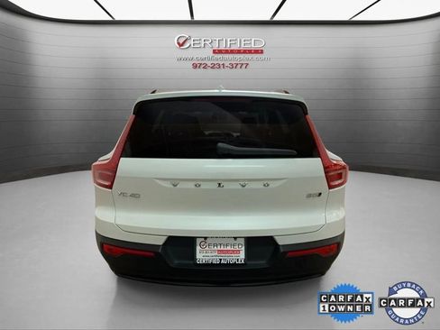 Used 2025 Volvo XC40 B5 Plus image 5