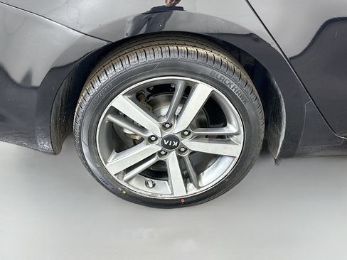 Used 2017 Kia Forte EX image 33
