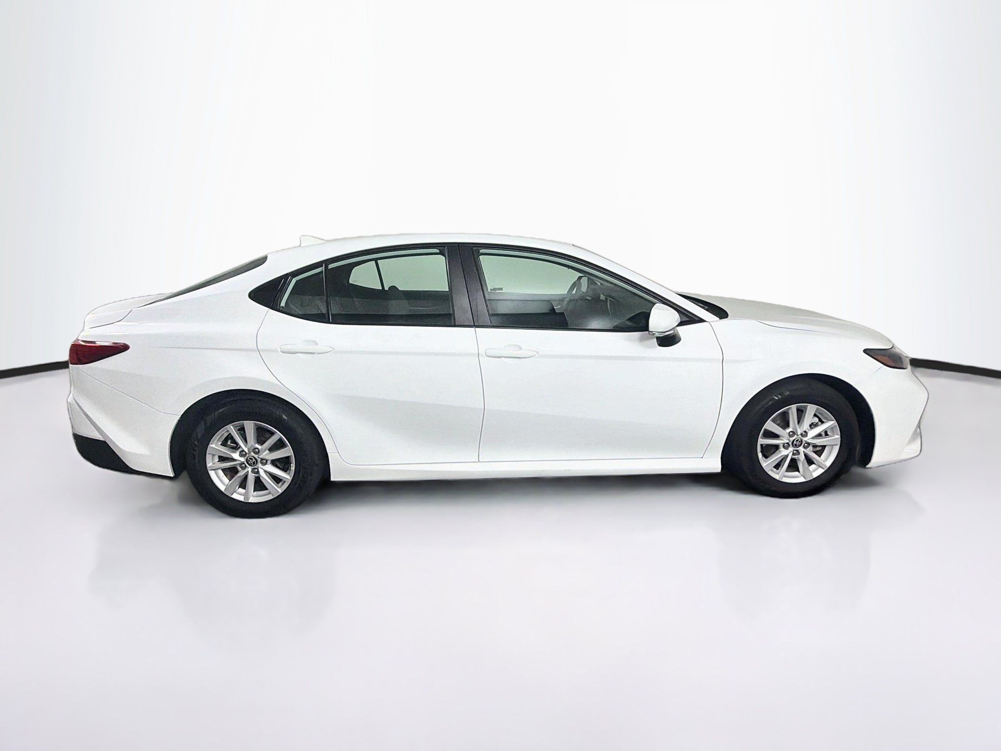 Used 2025 Toyota Camry LE FWD image 10