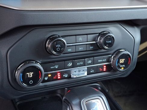 Used 2025 Ford Bronco Outer Banks image 17