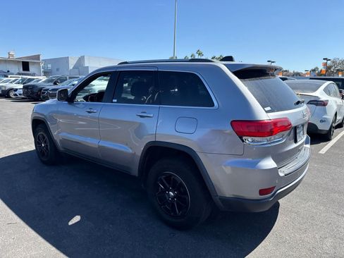 Used 2018 Jeep Grand Cherokee Laredo RWD image 25