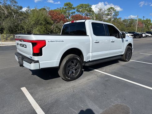 Used 2025 Ford F150 Lightning Lariat image 4