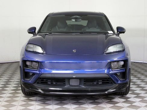 Certified 2025 Porsche Macan Turbo Electric image 10