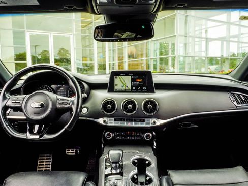 Used 2019 Kia Stinger GT2 AWD/4WD image 5