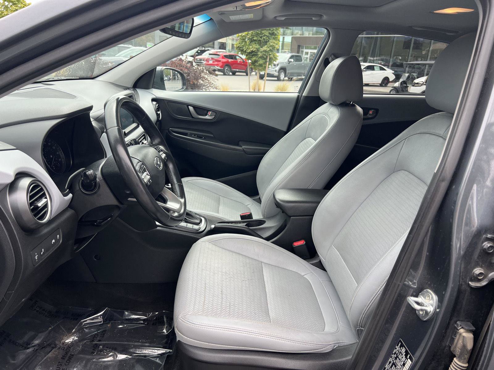 Used 2021 Hyundai Kona Limited AWD/4WD image 3