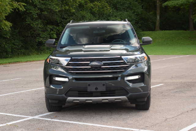 Used 2024 Ford Explorer XLT w/ Equipment Group 202A AWD/4WD image 21