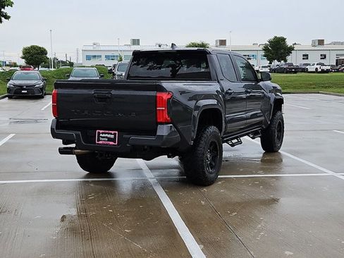 Certified 2025 Toyota Tacoma SR5 AWD/4WD image 5