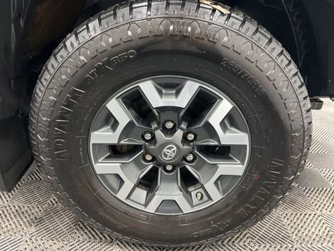 Used 2017 Toyota Tacoma TRD Off-Road w/ Tow Package (A/T) AWD/4WD image 7