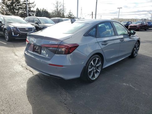 Used 2025 Honda Civic Sport Touring image 3