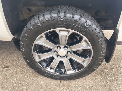 Used 2018 Chevrolet Silverado 1500 High Country AWD/4WD image 11