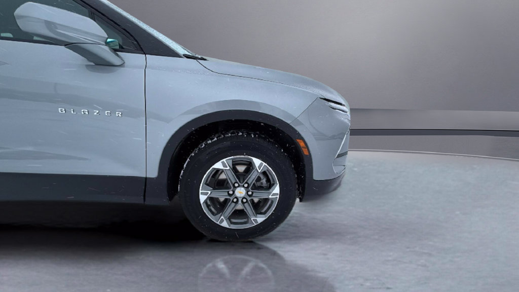 Used 2023 Chevrolet Blazer LT w/ Driver Confidence Package FWD image 14