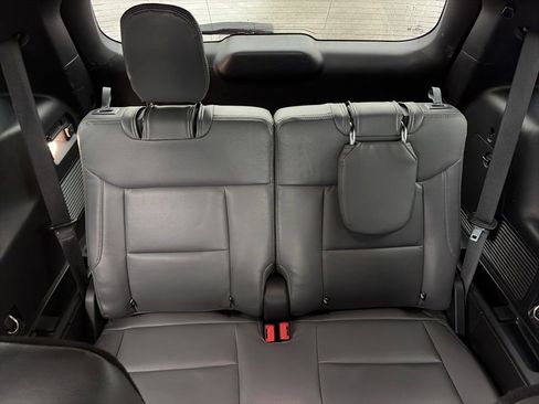 Used 2020 Ford Explorer XLT w/ Comfort Package AWD/4WD image 41