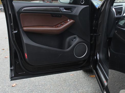 Used 2015 Audi SQ5 Prestige w/ Prestige Package image 12