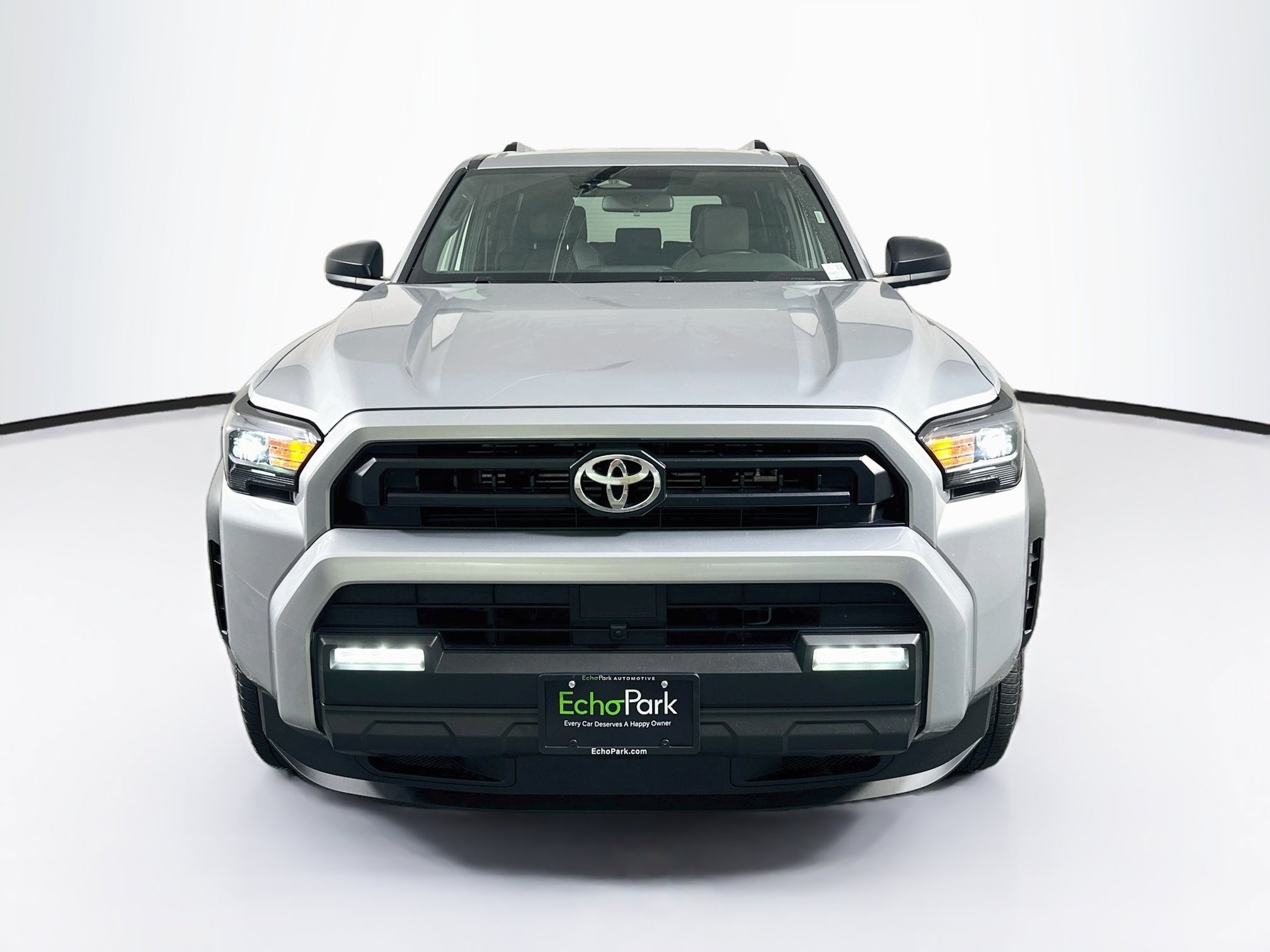 Used 2025 Toyota 4Runner SR5 AWD/4WD image 2