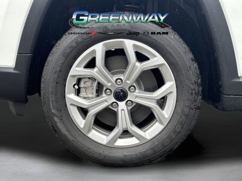 New 2026 Jeep Compass Latitude image 31