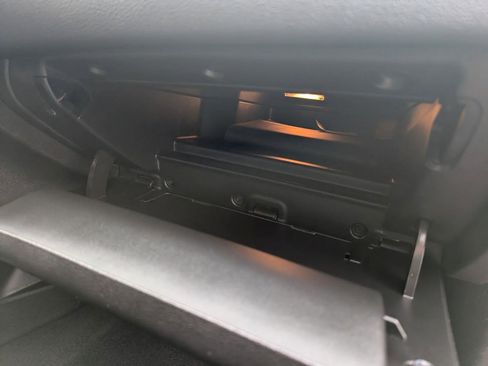 Used 2015 Chrysler 200 Limited w/ Convenience Group image 37