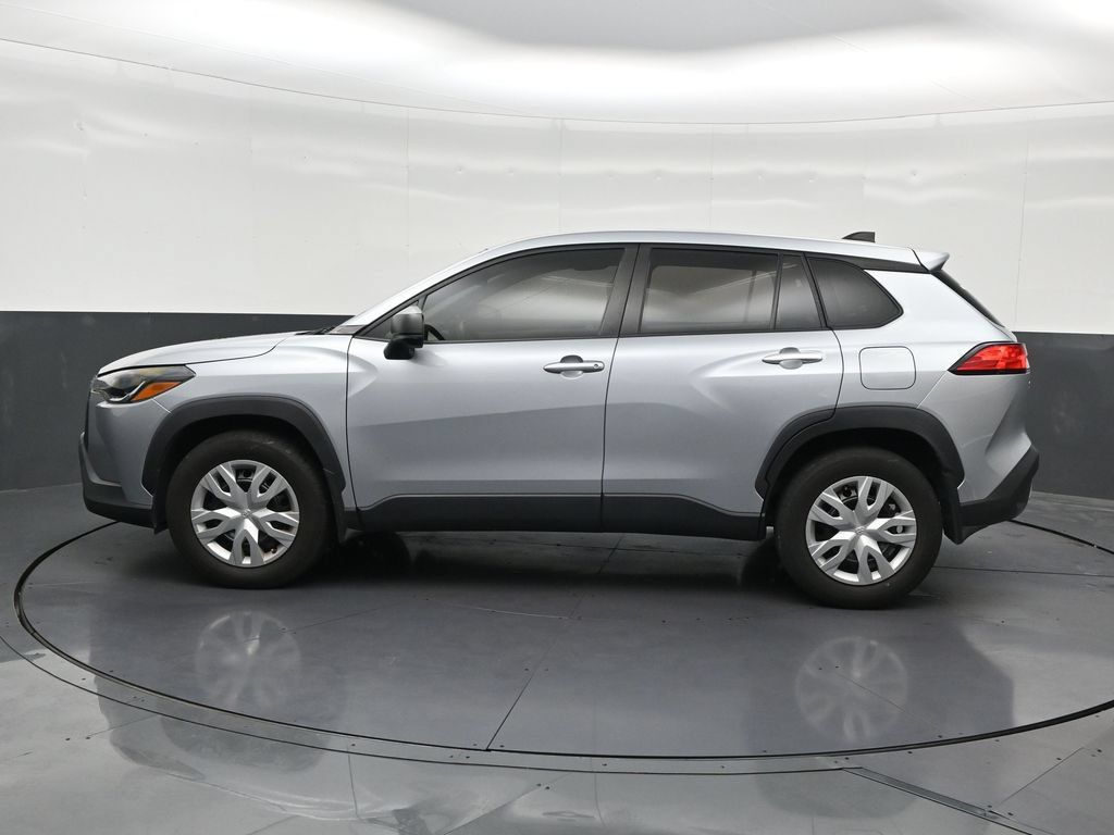 Used 2022 Toyota Corolla Cross L FWD image 2