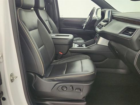 Used 2022 Chevrolet Suburban Premier image 33