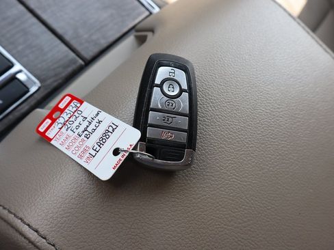 Used 2020 Ford Expedition Limited image 46