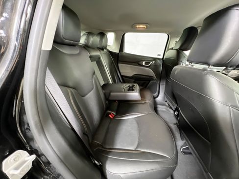 Used 2022 Jeep Compass Latitude image 24