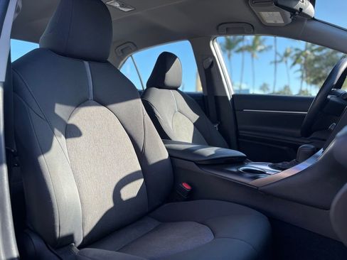 Used 2023 Toyota Camry LE image 9