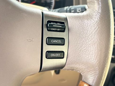 Used 2011 Nissan Armada SV image 59