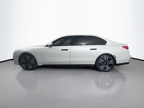 New 2026 BMW 740i w/ Premium Package RWD image 8