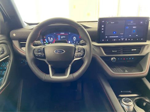 Used 2025 Ford Explorer ST-Line w/ Premium Package AWD/4WD image 23