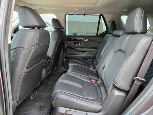 Used 2023 Honda Pilot Touring image 14