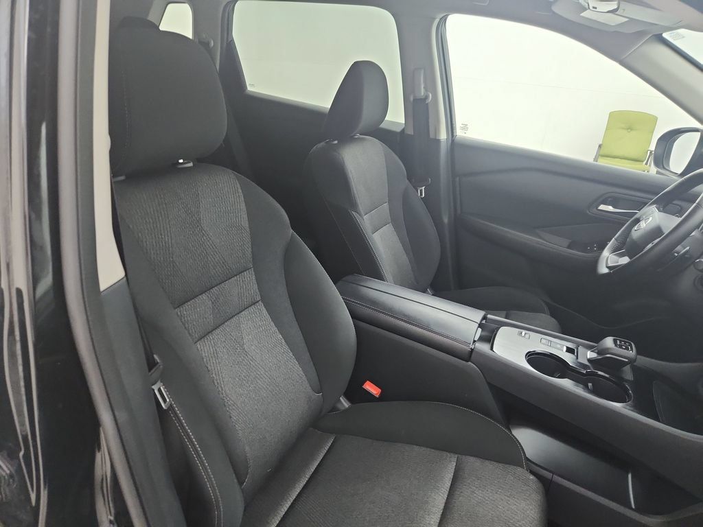Used 2025 Nissan Rogue SV FWD image 35