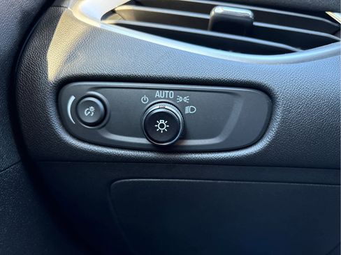 Used 2022 Chevrolet Malibu LT image 24