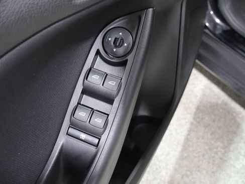 Used 2017 Ford Focus SE w/ Cold Weather Package FWD image 12