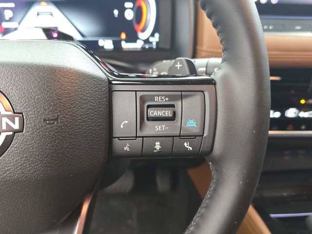 Used 2025 Nissan Rogue Platinum w/ Tech Package FWD image 16