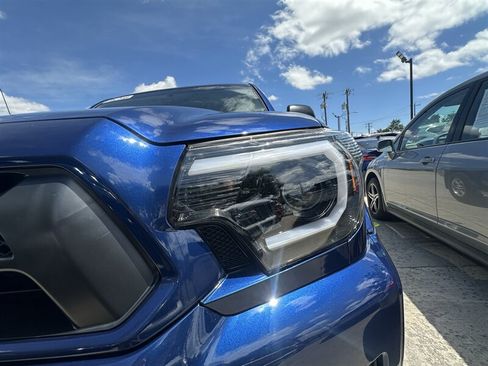 Used 2014 Toyota Tacoma PreRunner w/ SR5 Package RWD image 26