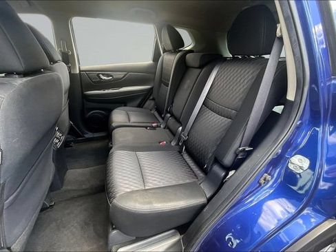 Used 2017 Nissan Rogue SV w/ SV Premium Package AWD/4WD image 22