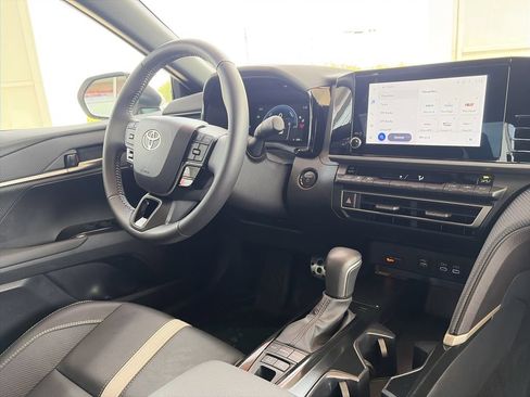 Certified 2025 Toyota Camry SE FWD image 22