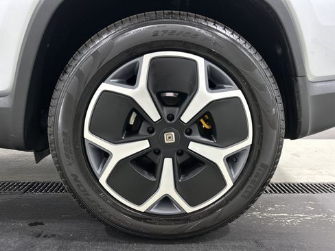 Used 2024 Rivian R1S Adventure Quad AWD/4WD image 10