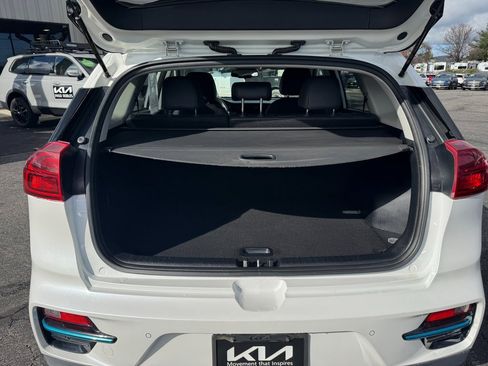 Used 2022 Kia Niro EX Premium image 23
