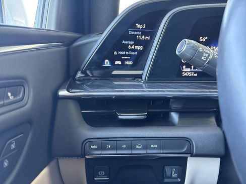 Certified 2022 Cadillac Escalade Premium Luxury image 18