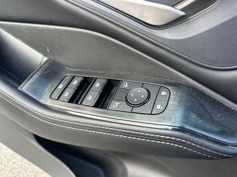 Used 2024 Nissan Rogue SV w/ SV Premium Package FWD image 39