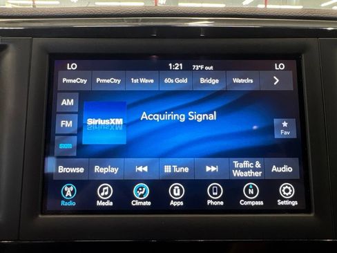 Used 2018 Chrysler Pacifica Touring Plus FWD image 12